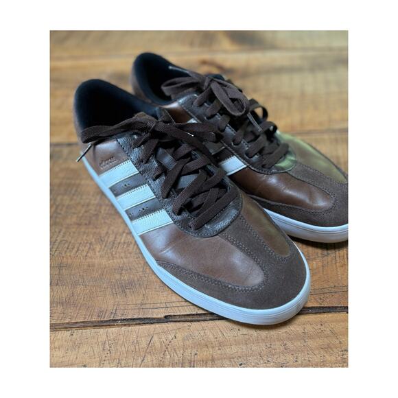 Mens Adidas Adicross V Brown Leather White Spikeless Sneakers Golf Shoes 9.5 - Picture 1 of 13